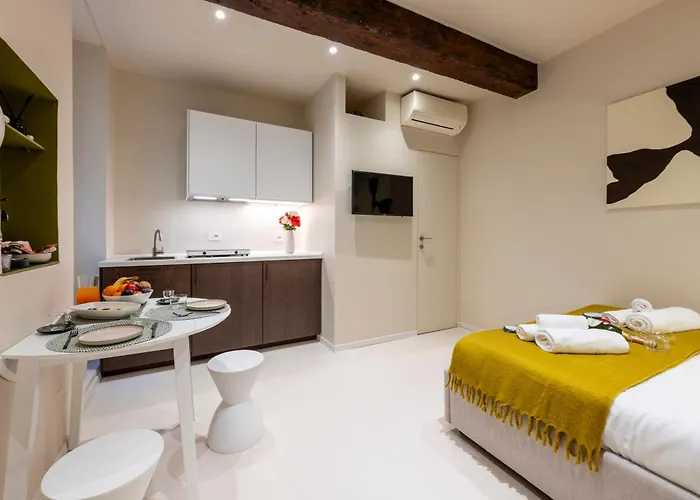 Pontaccio, 4 - In The Art District Apartament *